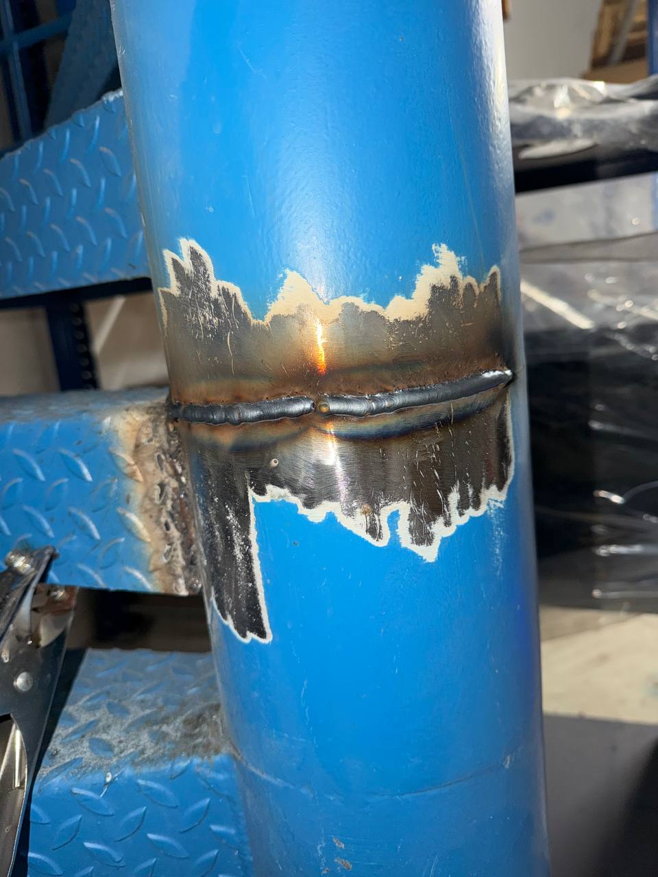 Soudure cordon de renfort sur colonne d'escalier