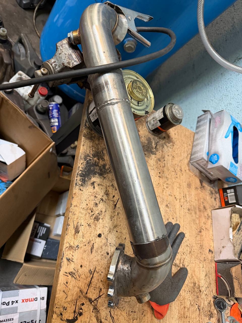 Tube inox soudé sur établi