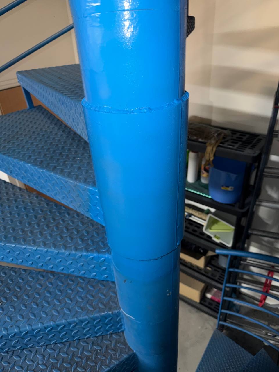 Escalier colimaçon – résultat final après peinture