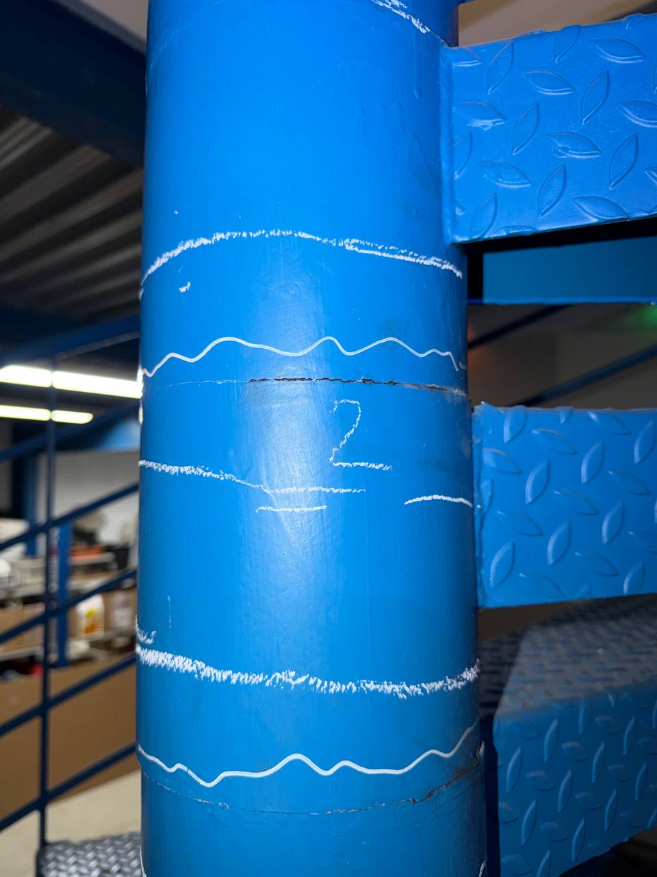 Colonne – fissures marquées à la craie