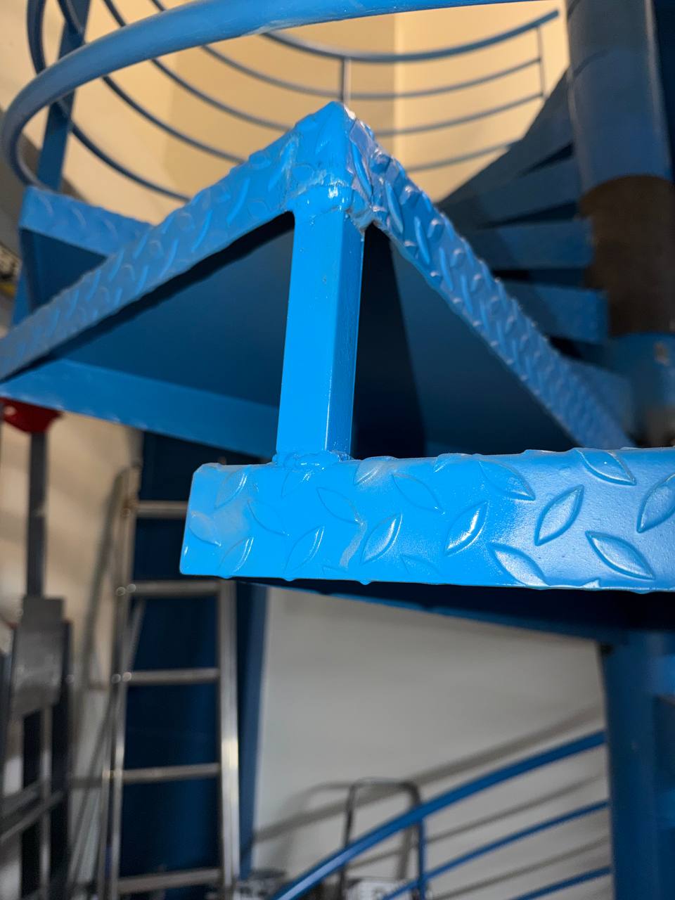 Jonction marche-colonne – résultat peint