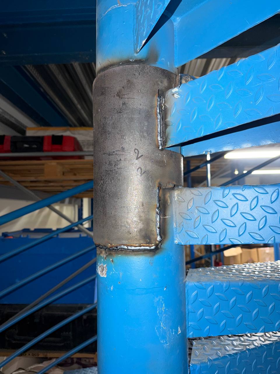 Manchon soudé sur colonne – cordons visibles